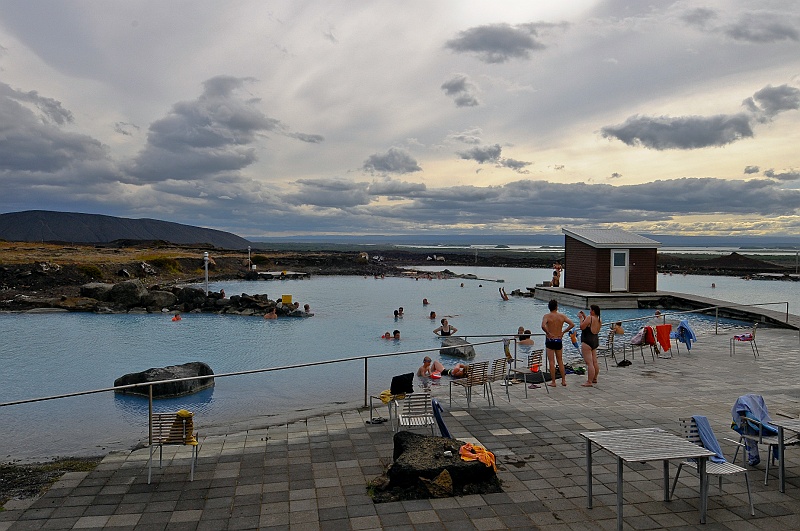 ABC_5251.jpg - Les installations de M�vatn Nature Baths, au milieu de l'air fais et de la nature sauvage environnante. Le contraste est saisissant.